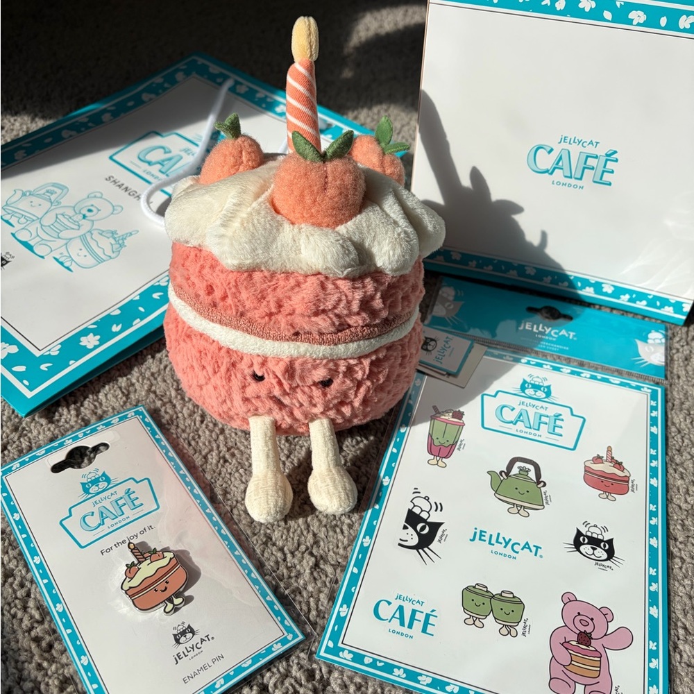 WEEKEND SALE☀️ NWT SHANGHAI Exclusive Amuseables Melbie Peach Cake Jellycat Set